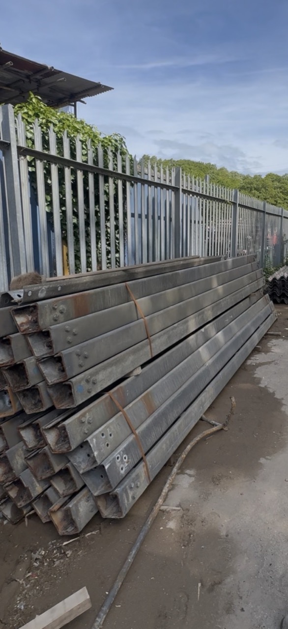 Reclaimed box section crash barrier